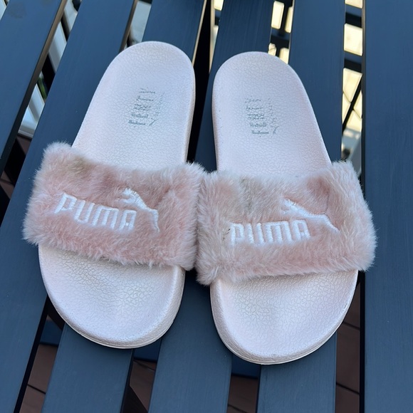 Rihanna FENTY PUMA Slides in Light Pink - Picture 3 of 7